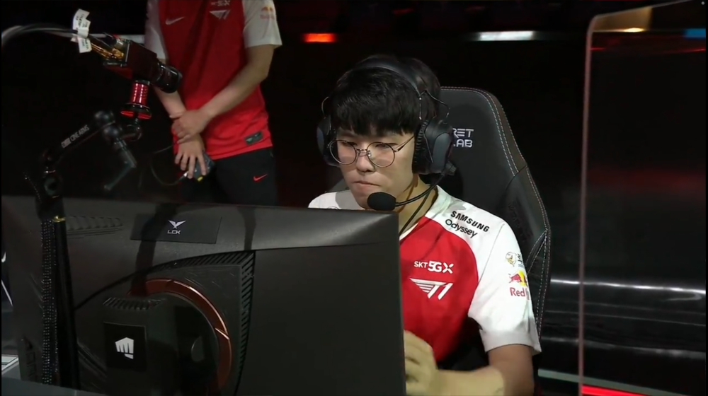 关于FPX碾压TES,Gumayusi线上压制力十足强强对话四强赛,成为赛场最大亮点的信息 关于FPX碾压TES,Gumayusi线上压制力十足强强对话四强赛,成为赛场最大亮点的信息