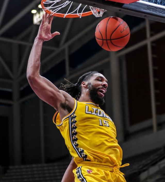 开云-MAD血洗FLY，Clid单局斩获MVP激烈交锋淘汰赛，引爆全场热议