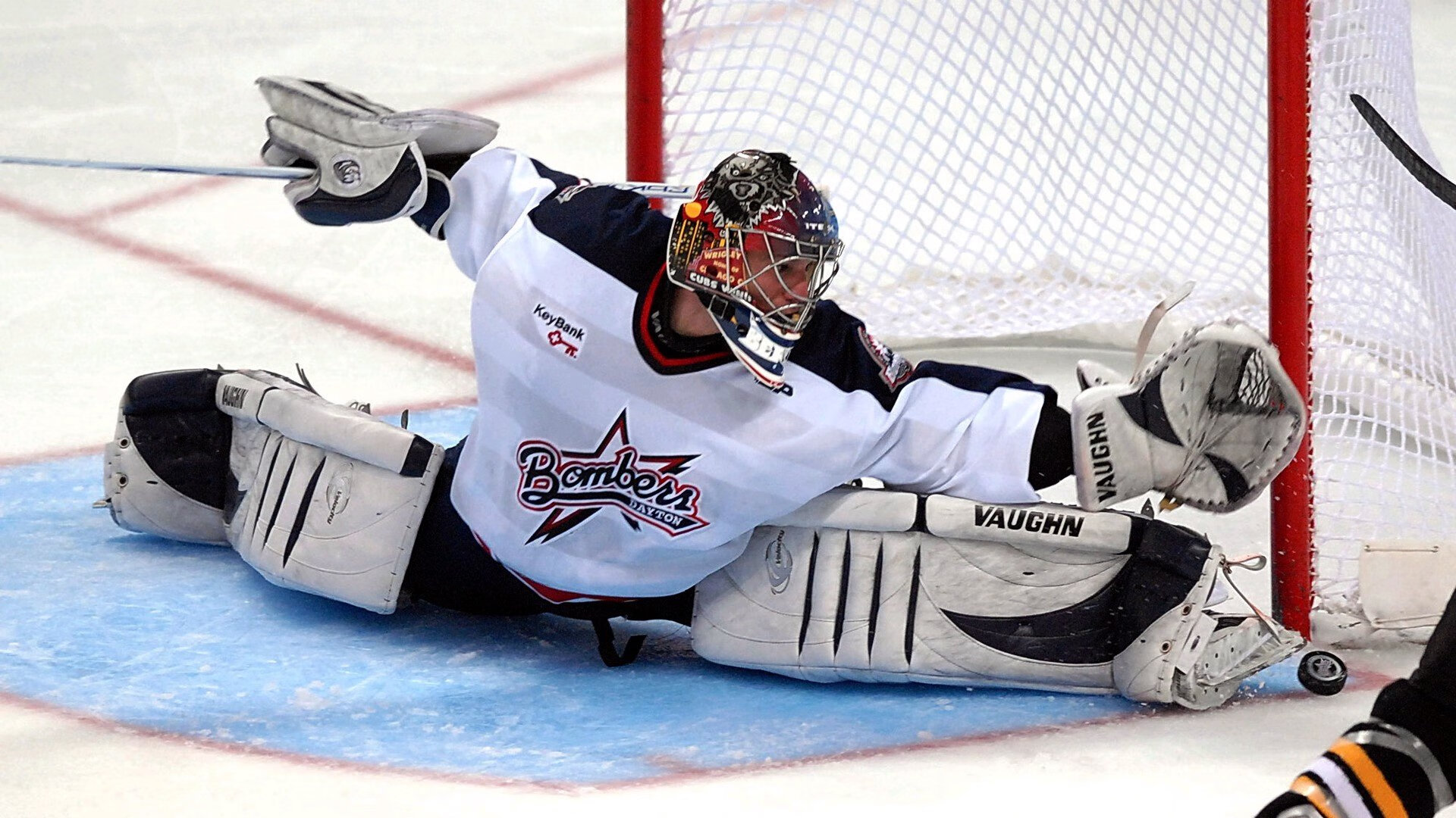 开云体育登录-库尔图瓦统治级数据，塞维利亚对阵拜仁的战术复盘与门神启示